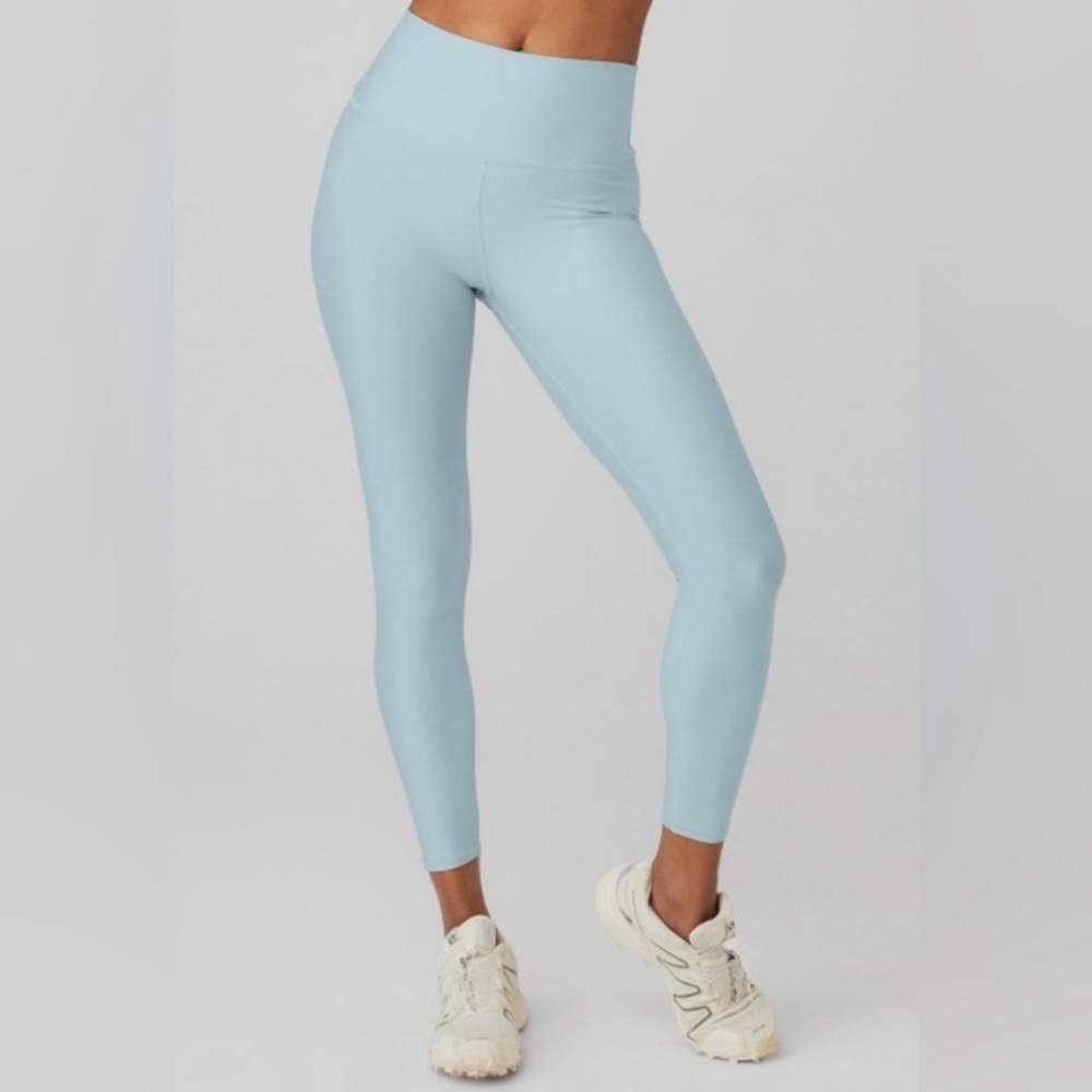NWOT ALO Yoga High-Waist Airlift Legging (Chalk Blue)
